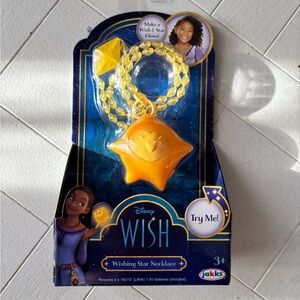 NWT Disney Wish Star Necklace Toy - Yellow - New In Box